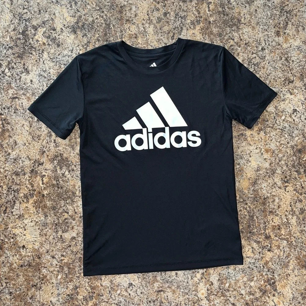 Adidas NWOT Aeroready Performance Short Sleeve Athletic Tee Boys Size Small (8)